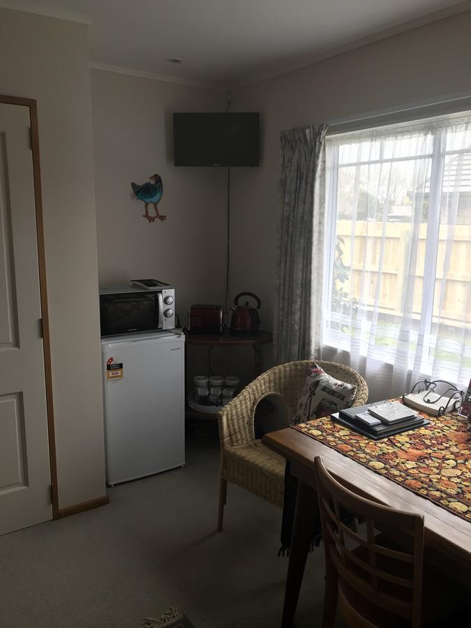 Pukeko Lodge Bnb New Plymouth Exterior photo